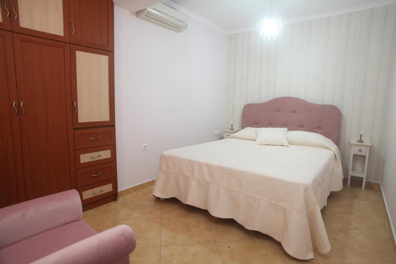 Pirofani Villa Apartments Apolpaina Exteriér fotografie